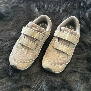 Kids PUMA Sneakers